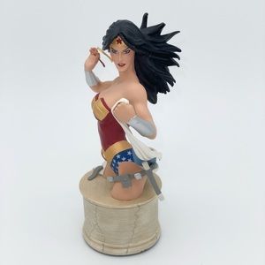 Women of the DC Universe Wonder Woman Bust